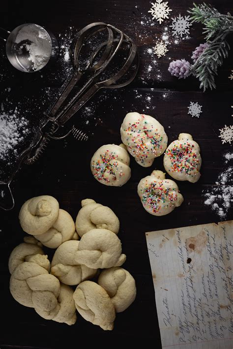 Italian Knot Cookies - Chasing the Seasons