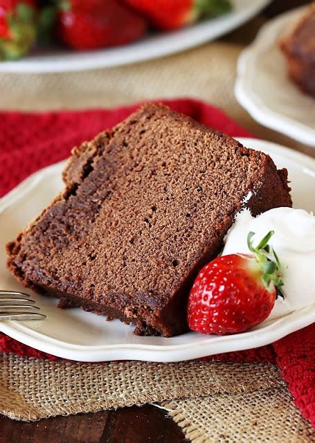 Chocolate-Pound-Cake-Slice-on-Plate-Image 2 - Celebrate & Decorate