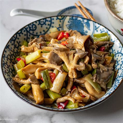 The Easy 20-minute Mushrooms Stir-fry that You Need - WoonHeng