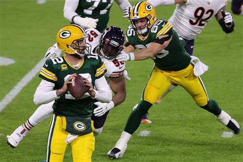 Green Bay Packers Vs. Chicago Bears: Who Has The Edge?