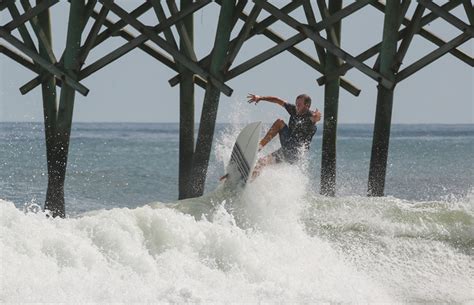 North Carolina beaches thin out ahead of tropical weather | Daily Mail ...