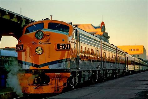 Rio Grande Passenger Train Photograph by Len Kratz | Fine Art America