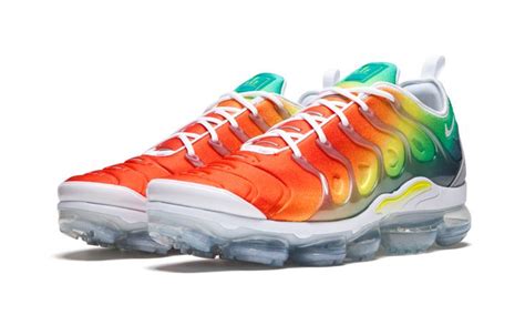 Nike Air VaporMax Plus Rainbow | Nike air vapormax plus, Nike air ...