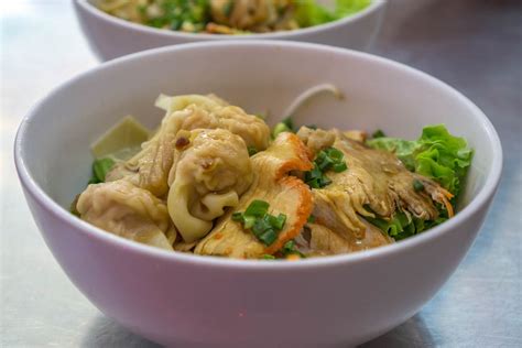 Clear Shrimp and Pork Rice Dumplings with Fried Onion in Mui Ne, Vietnam - Creative Commons Bilder