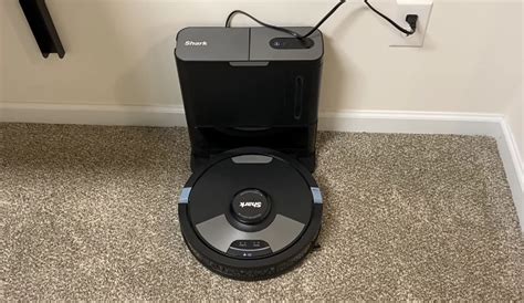 Shark AI Ultra vs Roomba J7+: Robot Vacuum Comparison