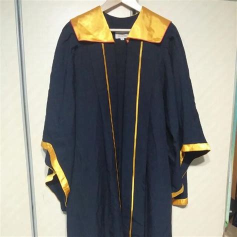 Renting singapore poly graduation gown. Large size sp gown., Men's Fashion, Coats, Jackets and ...