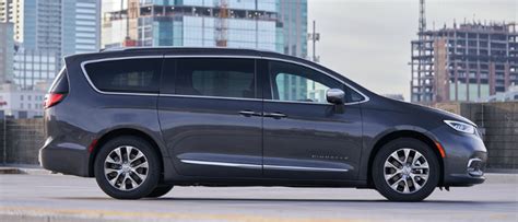 2024 Chrysler Pacifica PHEV: Review, Specs | Bannister Chilliwack Chrysler Dodge Jeep RAM