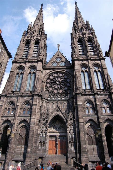 The Gothic Clermont Ferrand Black Cathedral - Pilgrim-info.com