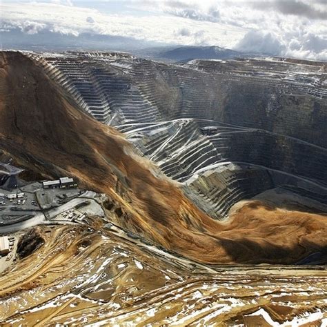 Bingham Canyon Mine Landslide | Amusing Planet