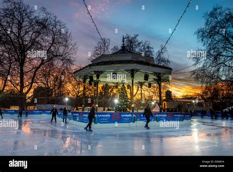 Skaters on ice rink around bandstand in Hyde Park at Winter Wonderland ...