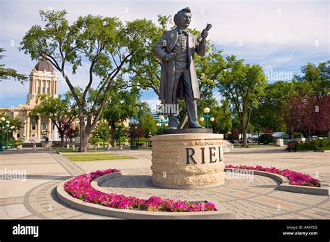 Louis Riel statue, Legislative Building, Winnipeg, Manitoba, Canada Stock Photo - Alamy