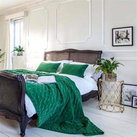 20+ Green And Gold Bedroom Ideas – DECOOMO