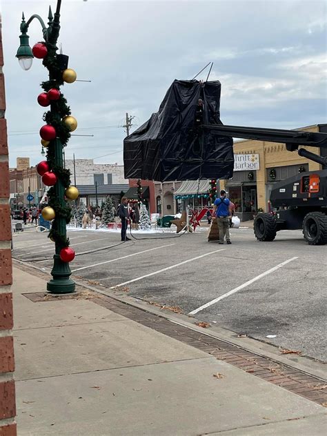 They're filming a Christmas movie in our small town. : r/mildlyinteresting