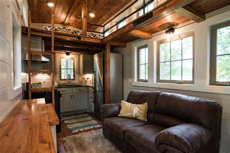 The Handcrafted 416-sqft "Retreat" by Timbercraft Tiny Homes - Dream ...