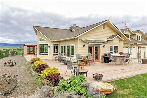 With Gourmet Kitchen - Homes for Sale in Ellensburg, WA | realtor.com®