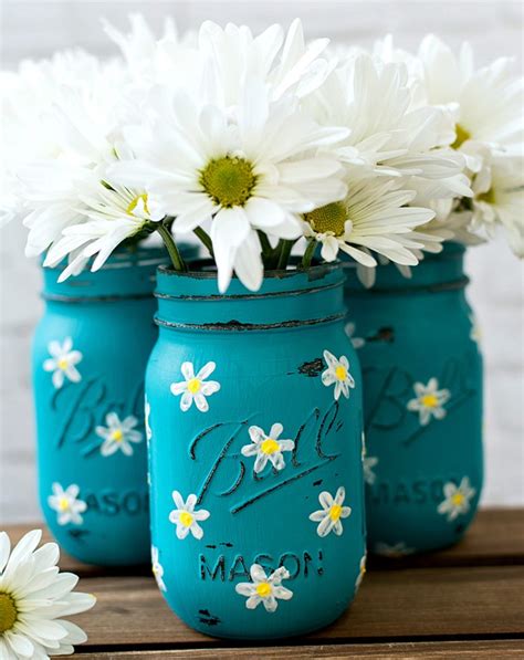 Painted Daisy Mason Jars - Mason Jar Crafts Love