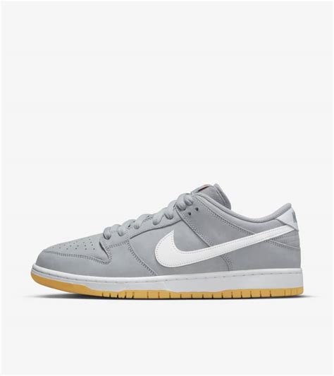 SB Dunk Low 'Wolf Grey' (DV5464-001) Release Date. Nike SNKRS