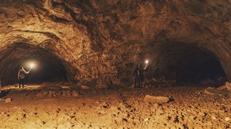 This Underground Hike In Arizona Will Take You Through A Lava Tube