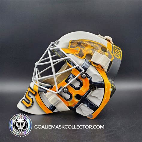 Linus Ullmark Goalie Mask Unsigned 2022-2023 Boston CENTENNIAL Orr Ber ...