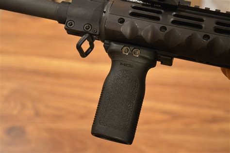 How to install Magpul MOE vertical grip to Stag Arms Model 3 - YouTube