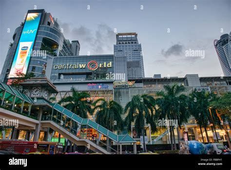 Central World Shopping Mall in Bangkok, Thailand Stock Photo - Alamy