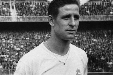 Legendary French footballer Raymond Kopa passes away at 85