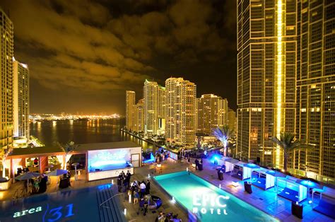 Kimpton EPIC Hotel - Curvy Tower In The in Miami Marina