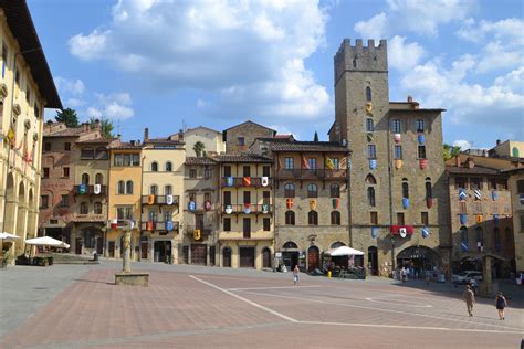 Arezzo | Scenes, Romanesque, Arezzo