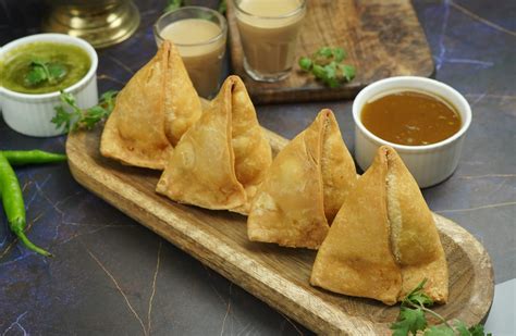 Aloo Samosa - ChhappanBhog