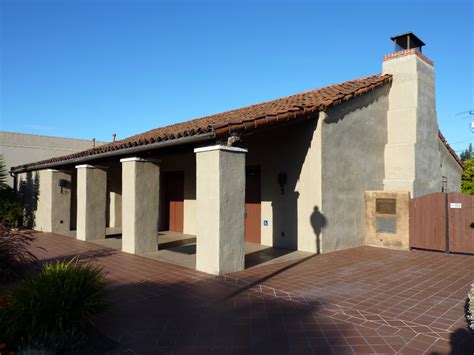 Historic Adobe Building - Wikipedia in 2020 | Adobe house, Architecture ...