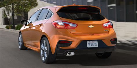 2016 Chevrolet Cruze hatchback revealed - Photos (1 of 4)