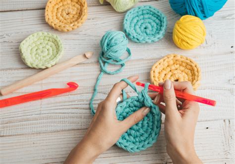 75 Easy Creative Hobbies: A Cool List of Fun Activities