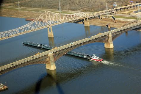 Boat under Bridge in St. Louis, Missouri image - Free stock photo - Public Domain photo - CC0 Images