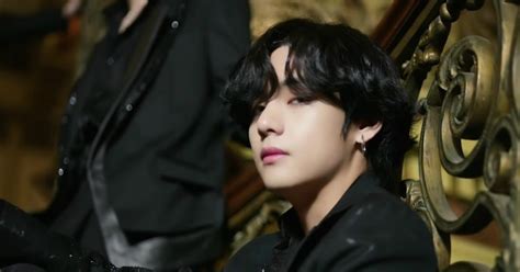 BTS's V Captivates With King Visuals For "Black Swan" MV - Koreaboo