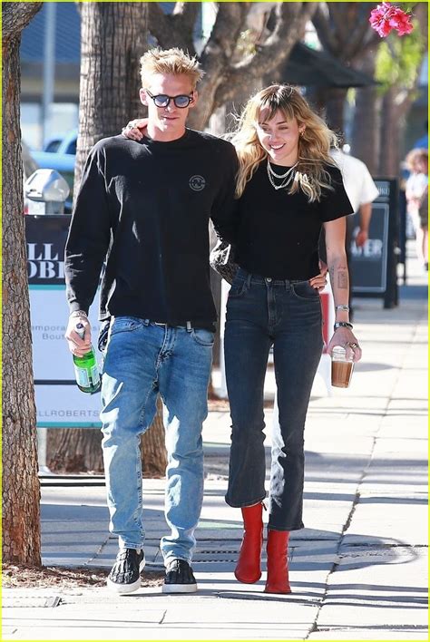 Photo: miley cyrus cody simpson have split 02 | Photo 4474984 | Just Jared: Entertainment News