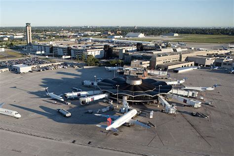 Milwaukee Airport Wheelchair Access - WheelchairTravel.org