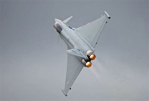 This is who wins in a dogfight between the French Rafale and the Eurofighter - Americas Military ...