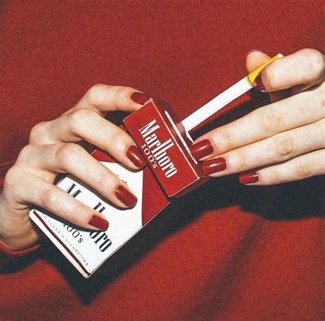 Marlboro red Aesthetic Colors, Aesthetic Pictures, Aesthetic Emo, Aesthetic Pastel, Vintage ...