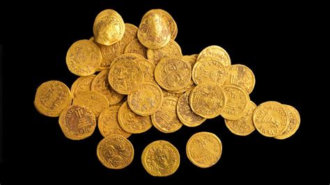 Buried treasure of 44 Byzantine gold coins found in nature reserve in Israel | Live Science