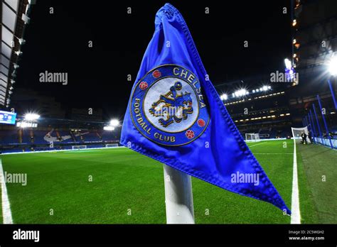 Chelsea Fc Flag / 2 930 Chelsea Flag Photos And Premium High Res ...