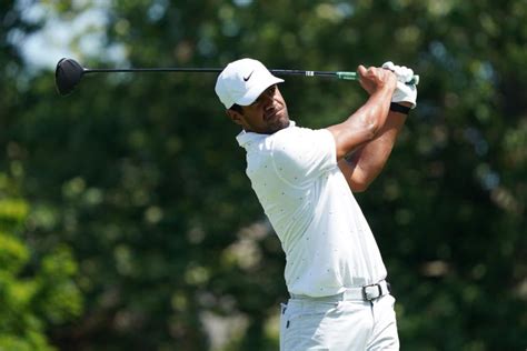 Tony Finau crushes full-swing drive with 383-YARD CARRY! | GolfMagic