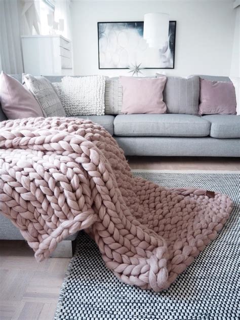 chunky knit throw blanket - Small Living Room Design Tips from ...