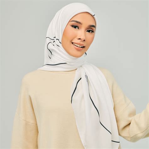Ameera Zaini | Shop Exclusive Printed Hijab | Square | Shawl | Bawal | Tudung | Malaysia ...
