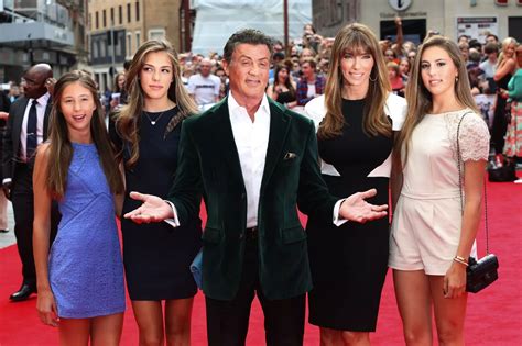 Sylvester Stallone: Fortuna, salário, casa, carro, família e Esposa - 2018 Muzul