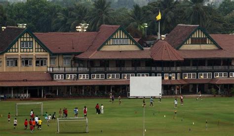 Bombay gymkhana management to meet over parking lot row with BMC ...