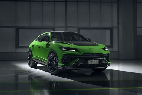 Lamborghini Urus Performante (2023) - picture 4 of 22