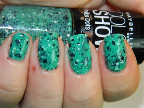 sassy swatches: Maybelline Color Show Polka Dots #55 Drops of Jade Swatch