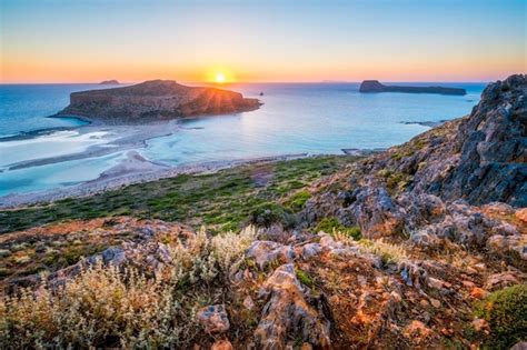 Premium Photo | Sunset over balos beach in crete greece