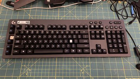 Took the wrist rest off of the Logitech G613 and it’s so much nicer now. : r/MechanicalKeyboards