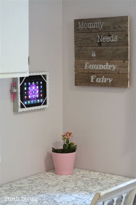 How to Make a DIY Tablet Holder For Your Wall